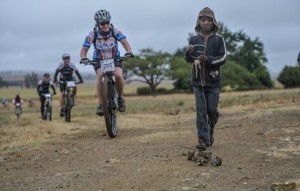 Rural schoolchildren will discover the joy of reading when entries for the FedGroup Berg & Bush mountain bike race open on April 1. The KwaZulu-Natal event, which takes place in October, aims to raise funds for establishing libraries at four farm schools. Photo: Kelvin Trautman