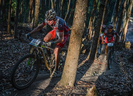 Mountain bikers Johann Rabie (left) and Gawie Combrinck will be gunning for their second consecutive win in the nine-day Old Mutual joBerg2c stage race, which starts in Heidelberg south of Johannesburg on April 24. Photo: Kelvin Trautman