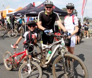 EPC2016 MTB race 13 Michael & Peter Findlay & Chantal Ackerman - Edenvale