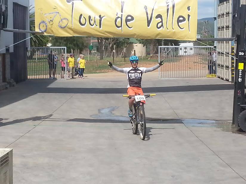 Jason Meaton won the 2016 Tour de Vallei MTB race in Patensie yesterday. Photo: facebook.com/Off-Road-Events
