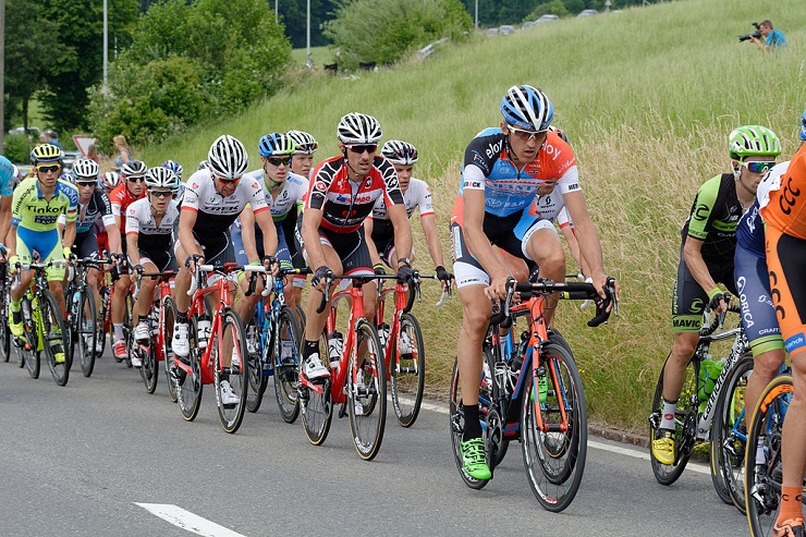 The peloton during Tour de Suisse.