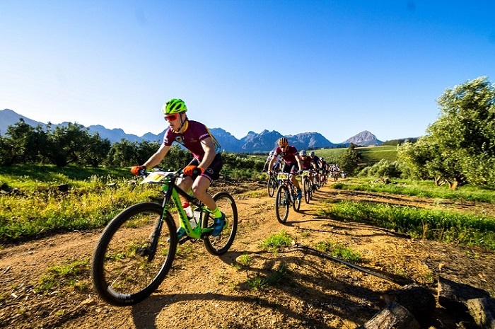 Tristan de Lange leads the Stellenbosch University team as they set the pace on the opening stage of the Varsity MTB Challenge at the Nederburg wine farm near Paarl today. The defending champions won the stage in a time of 2:08:17.