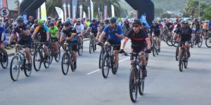 Riders scattering about and getting the feel of the race. Photo: Tersia