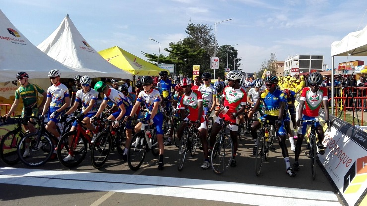 An image of the start of the junior men road race at the 2018 African Continental Road Championships.