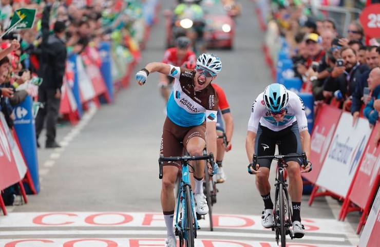 Alexandre Geniez won a six-man sprint to claim victory in the 181km stage 12 of the Vuelta a Espana in Mañón today. Photo: Unipublic/Luis Ángel Gómez