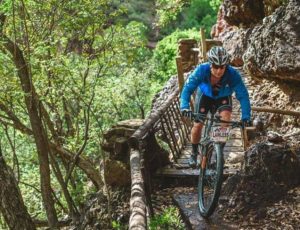 A rider moving along a tricky wooden bridge during the sixth Trailseeker Series event. Photo: Facebook/Nissan Trailseeker
