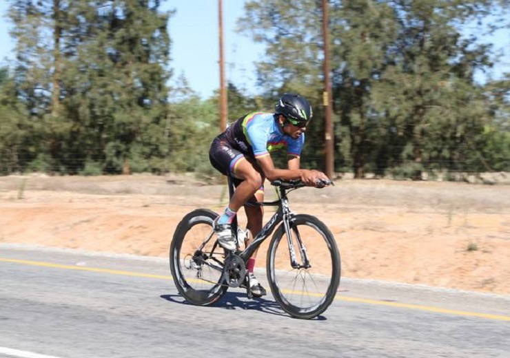 Rafiq Kameldien, pictured here during a road time-trial, won the open men's 1 500m at the Paarl Boxing Day today. Photo: Full Gas Racing