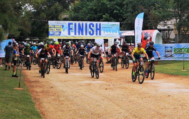 Mountain bikers start the Zuurbron MTB race